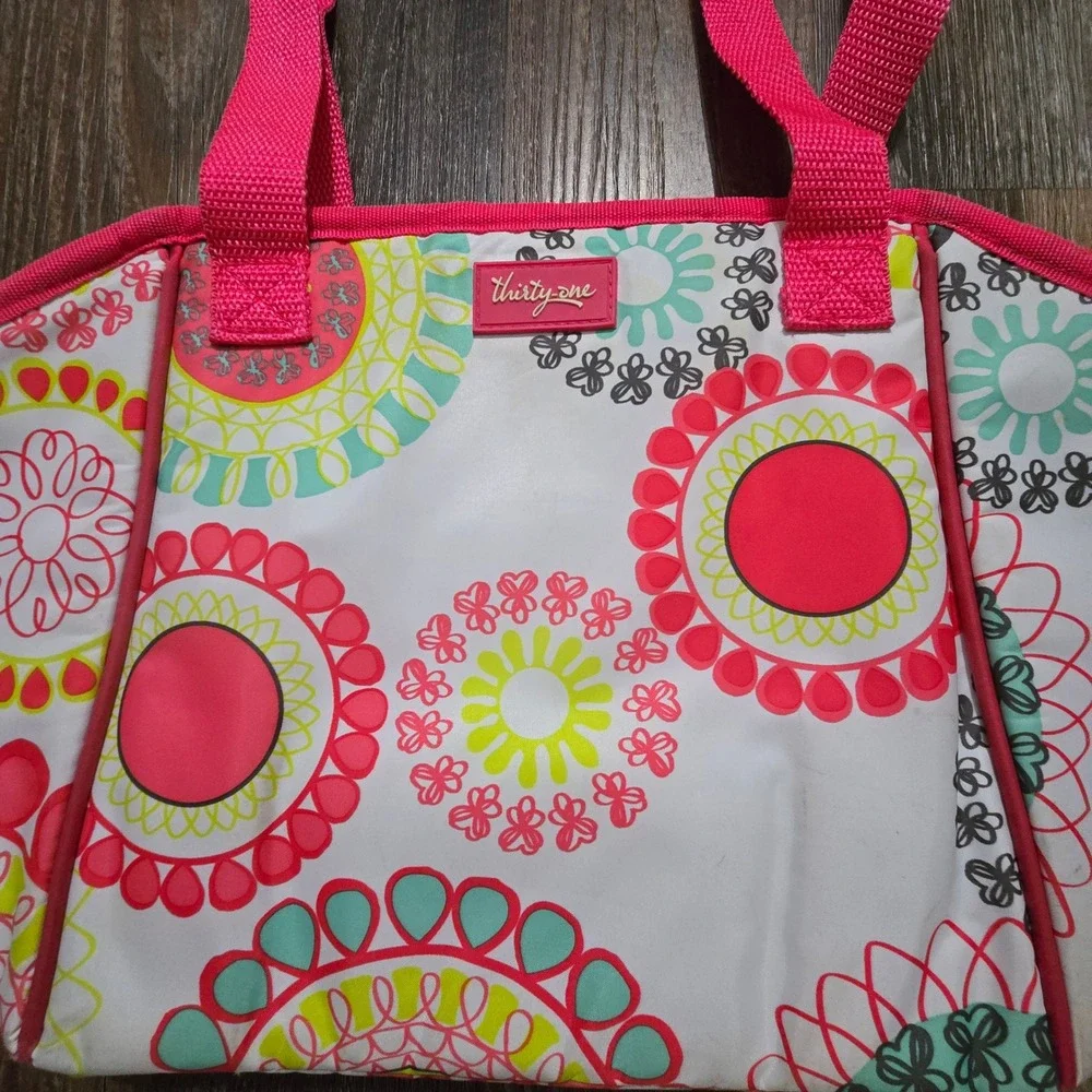 Thirty-One Thermal Tote Lunch Bag Pink Floral Medallion Insulated Zippered Tote